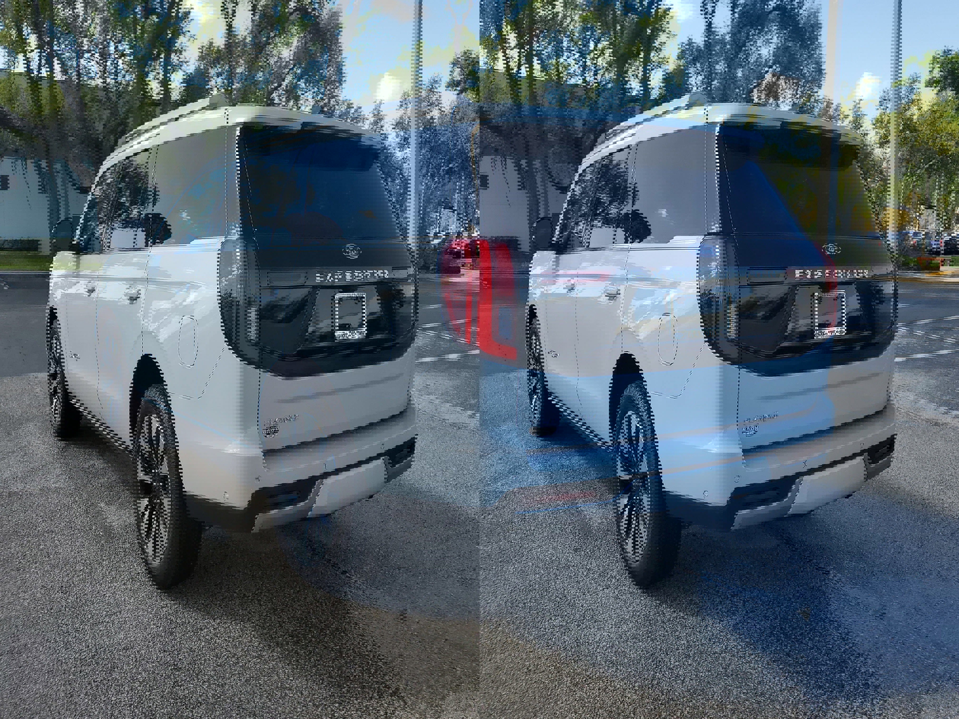 Certified 2025 Ford Expedition Platinum w/ Driver's Package image 3