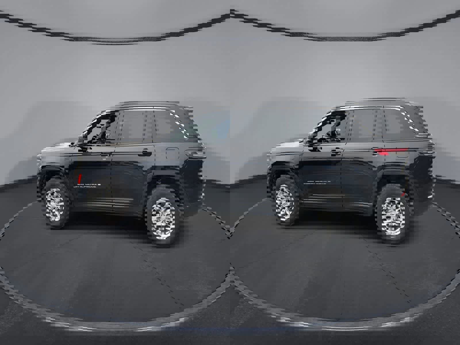 Used 2025 Jeep Grand Cherokee Laredo X image 6