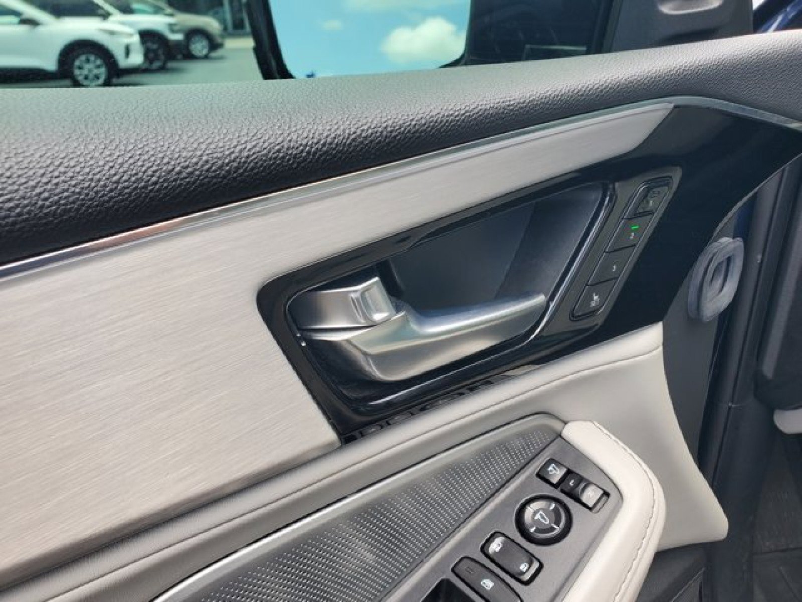 Used 2025 Acura MDX FWD w/ Technology Package image 16