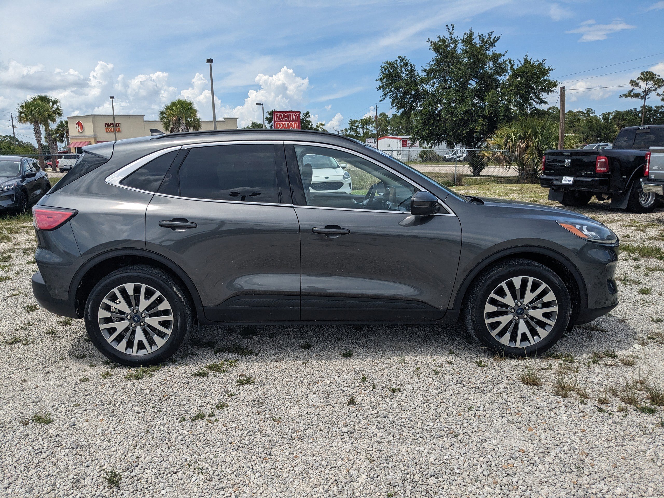 Certified 2020 Ford Escape Titanium image 5