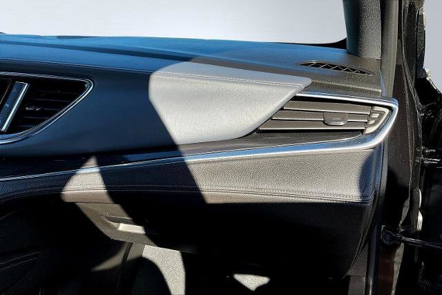 Used 2022 Buick Enclave Premium w/ Experience Buick Package image 20