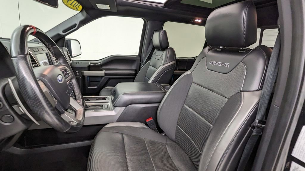 Certified 2019 Ford F150 Raptor w/ Equipment Group 802A Luxury image 2