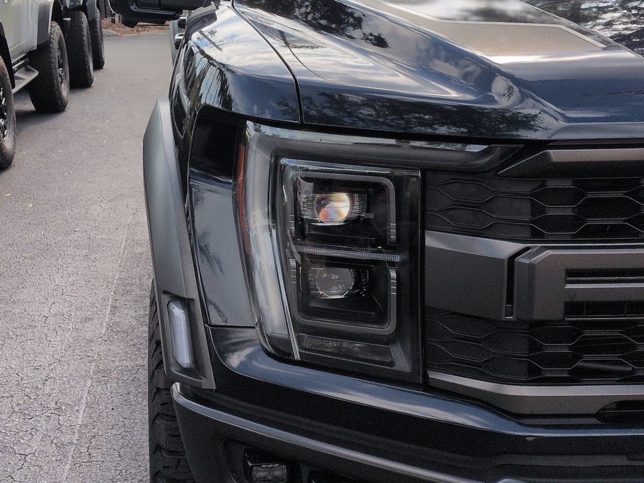 Certified 2023 Ford F150 Raptor w/ Raptor 37 Performance Package AWD/4WD image 10
