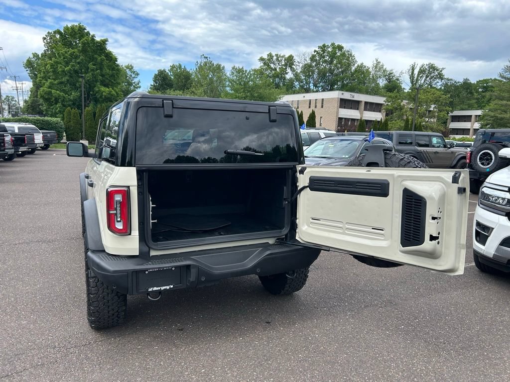Certified 2025 Ford Bronco Badlands AWD/4WD image 8