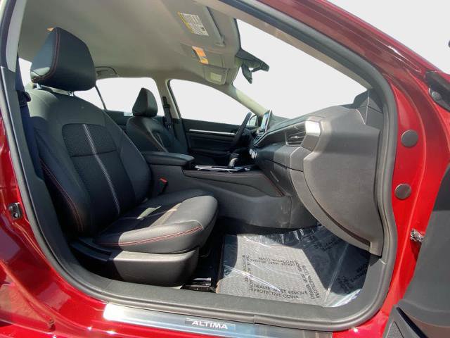 Used 2025 Nissan Altima 2.5 SR AWD/4WD image 14
