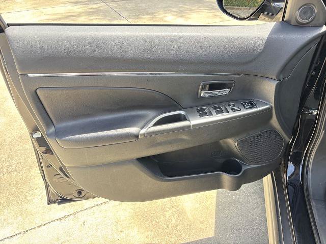 Used 2024 Mitsubishi Outlander Sport SE AWD/4WD image 14