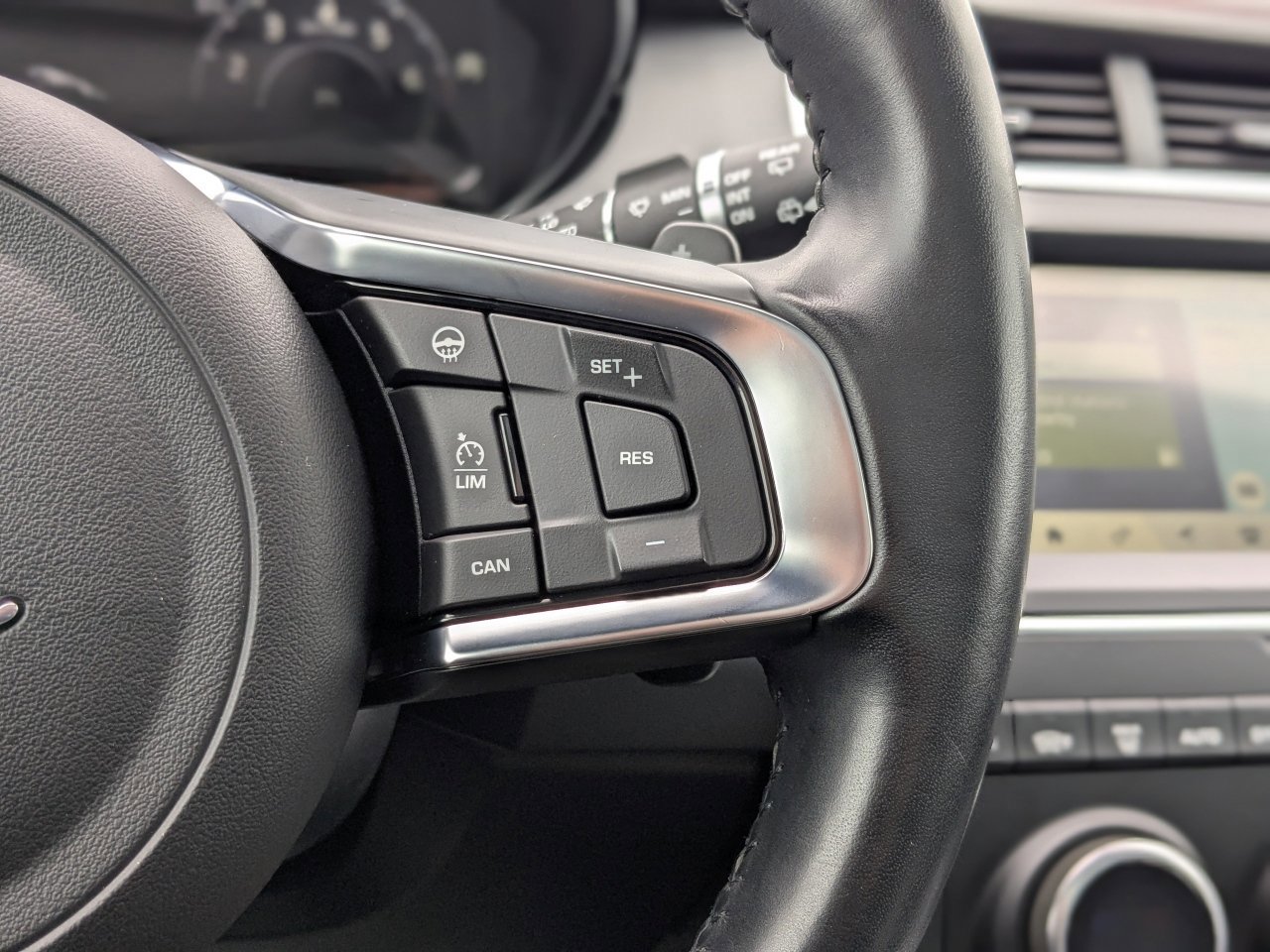 Used 2020 Jaguar E-PACE Checkered Flag image 31