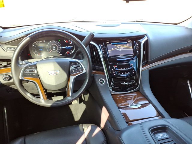Used 2020 Cadillac Escalade Premium Luxury AWD/4WD image 6