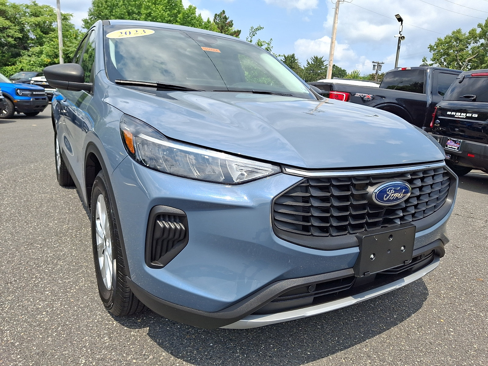 Certified 2023 Ford Escape Active w/ Tech Pack #1 AWD/4WD image 2