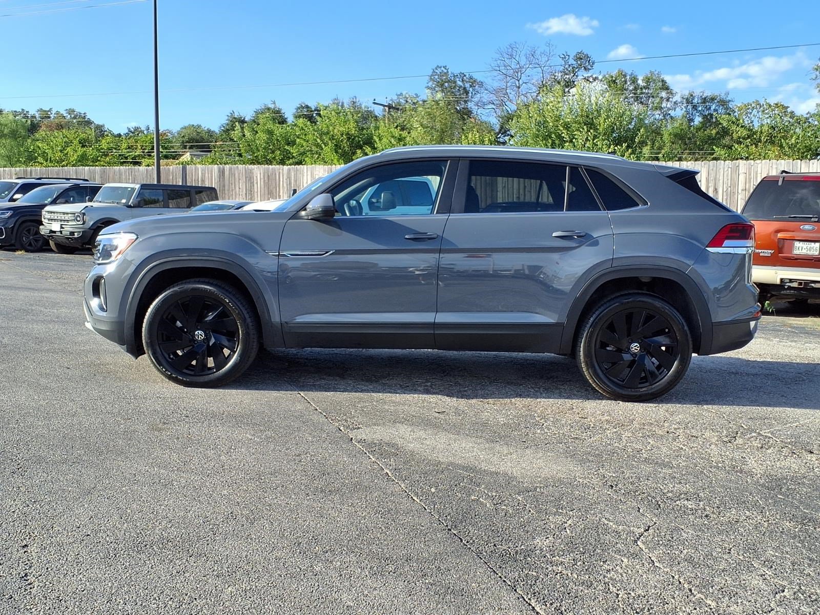 Used 2026 Volkswagen Atlas Cross Sport SE FWD image 8