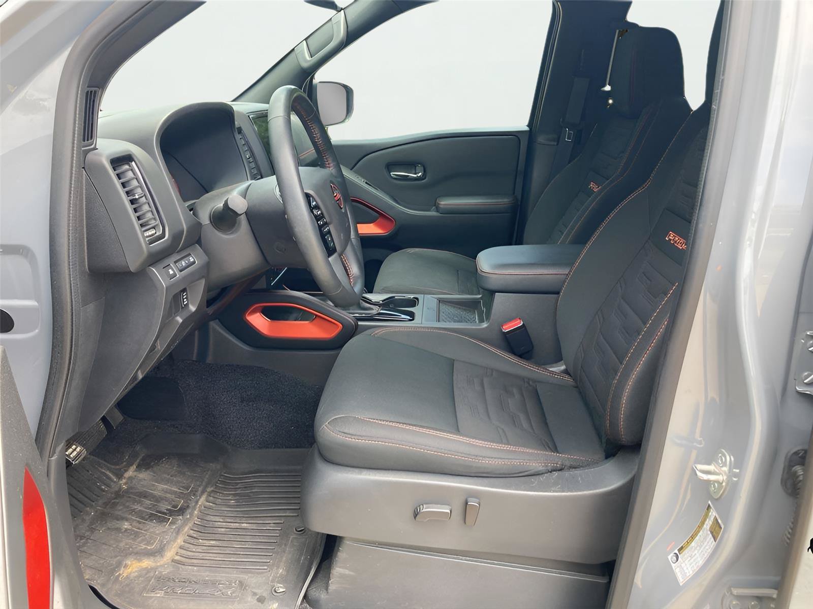 Used 2023 Nissan Frontier PRO-4X w/ Pro Convenience Package AWD/4WD image 18