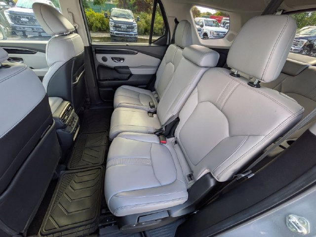 Used 2023 Honda Pilot Touring image 18