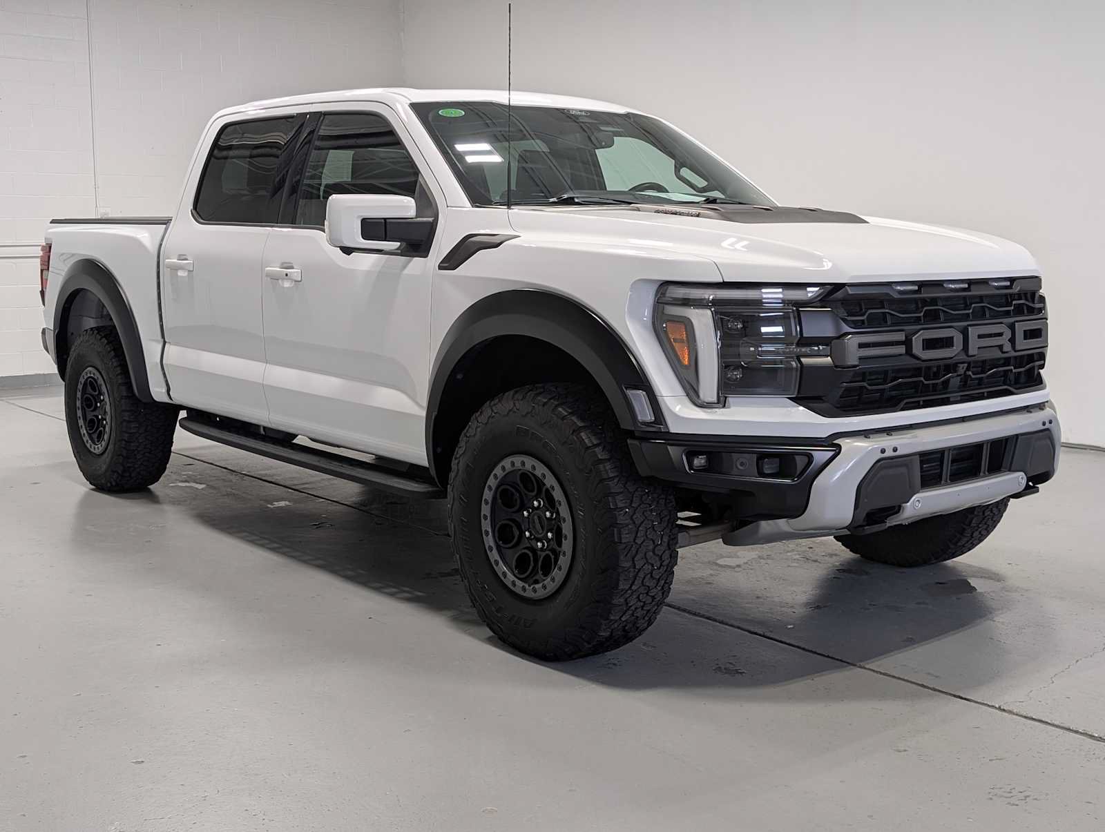 Certified 2024 Ford F150 Raptor AWD/4WD image 6