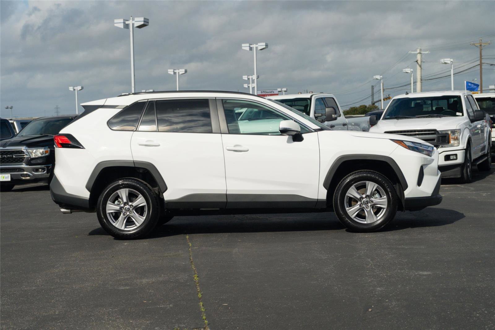 Used 2025 Toyota RAV4 XLE w/ Weather Package FWD image 2