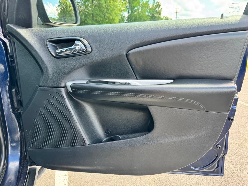 Used 2019 Dodge Journey SE FWD image 27