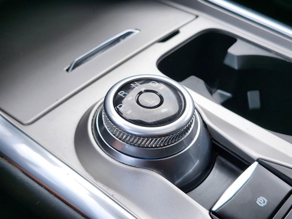 Certified 2022 Ford Explorer XLT w/ Equipment Group 202A image 29