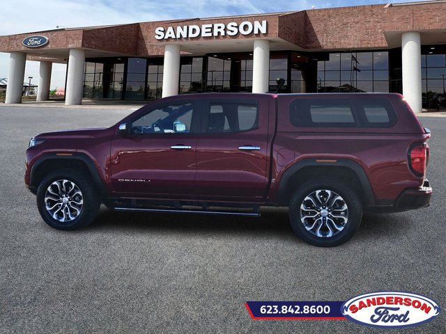 Used 2023 GMC Canyon Denali image 2