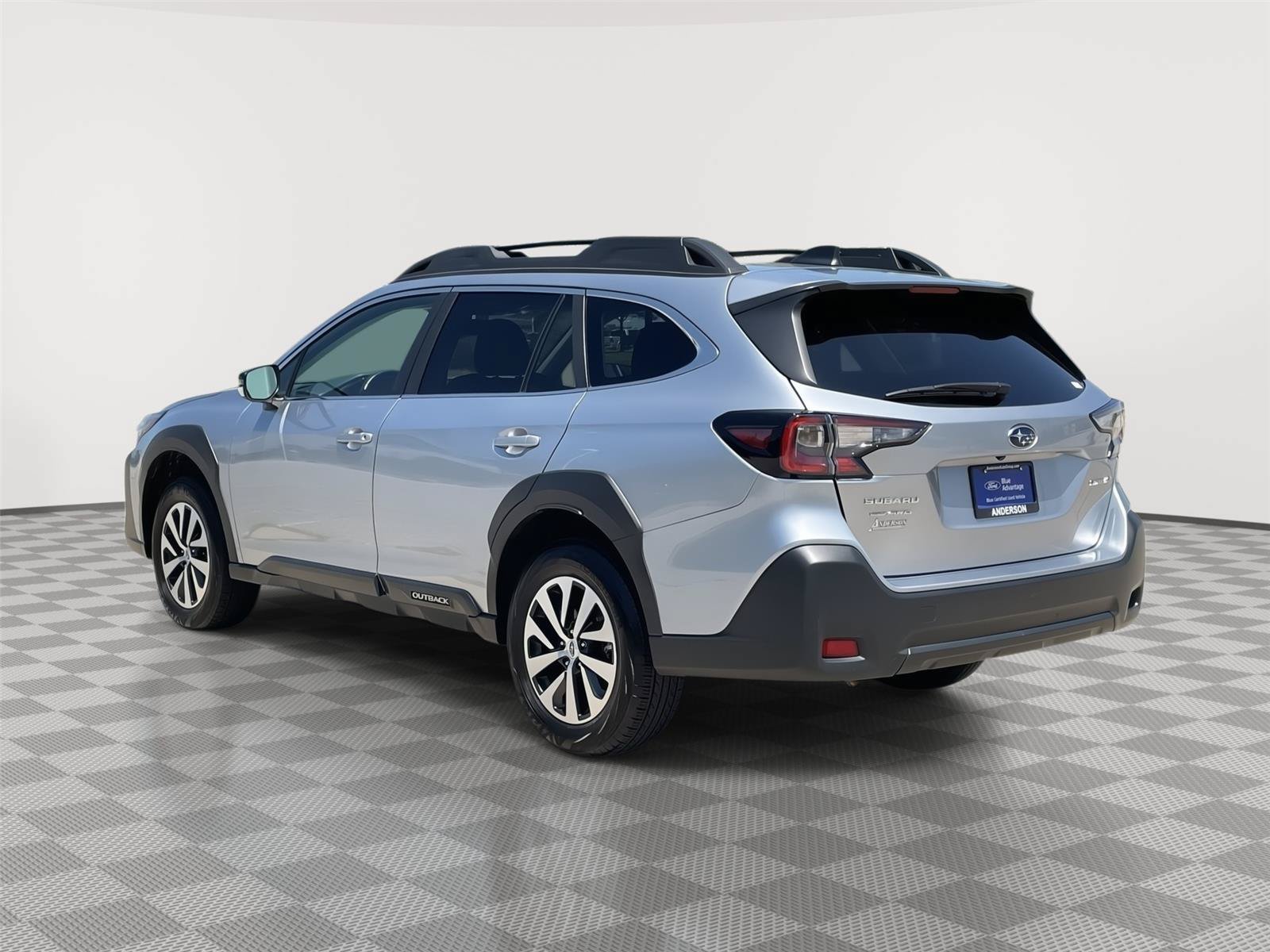 Used 2025 Subaru Outback Premium AWD/4WD image 9