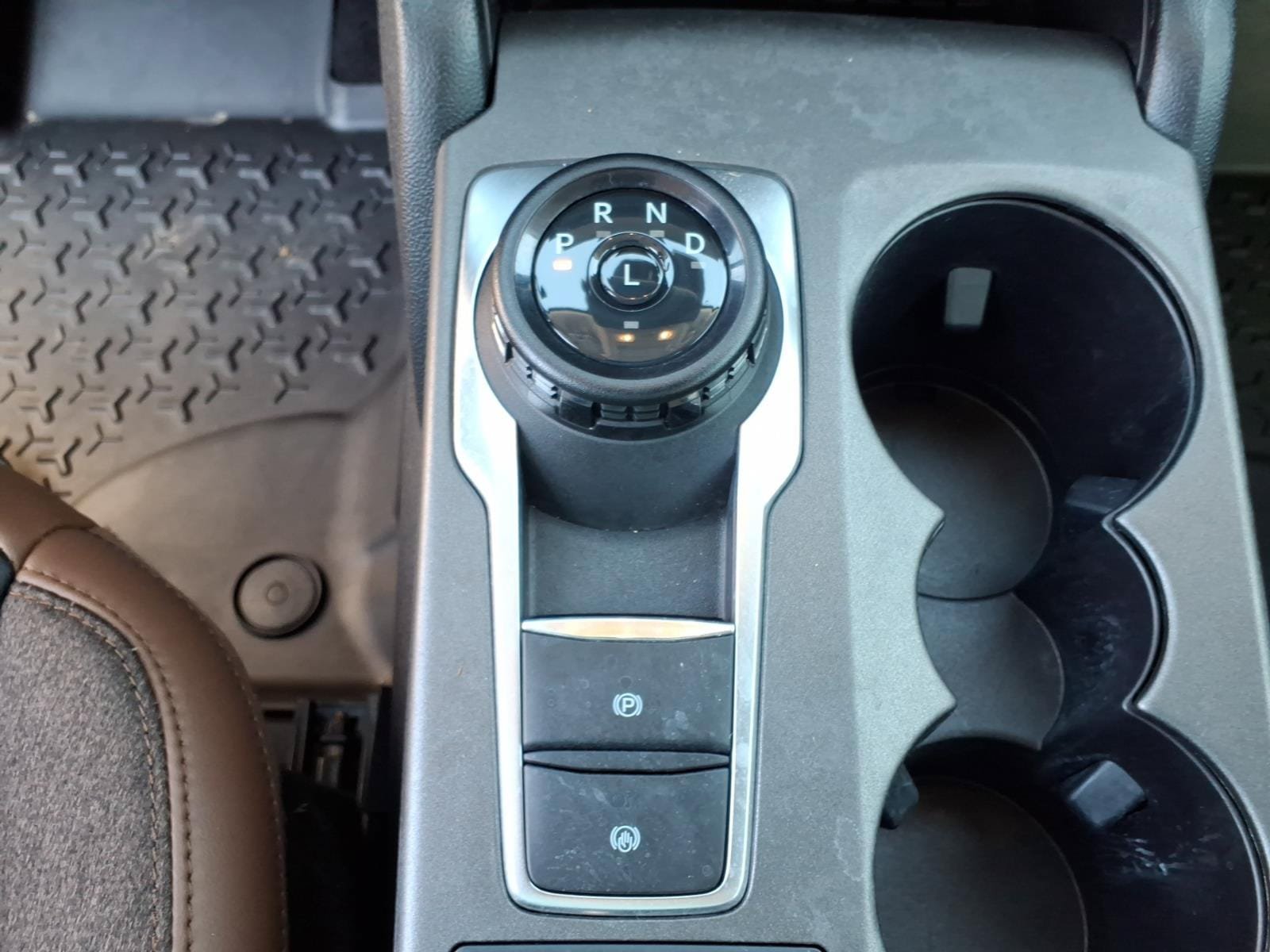 Certified 2025 Ford Bronco Sport Outer Banks w/ Outer Banks Tech Package+ AWD/4WD image 18