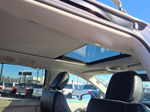 Used 2024 Chrysler Pacifica Limited image 13