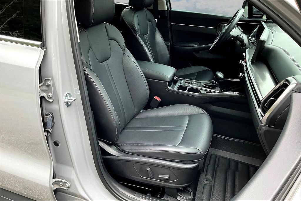 Used 2025 Kia Sorento EX w/ Panoramic Sunroof Package FWD image 32