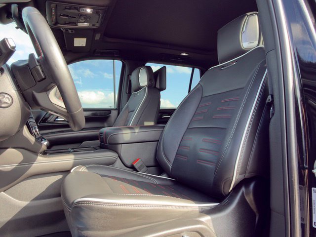 Used 2025 GMC Yukon AT4 Ultimate AWD/4WD image 16