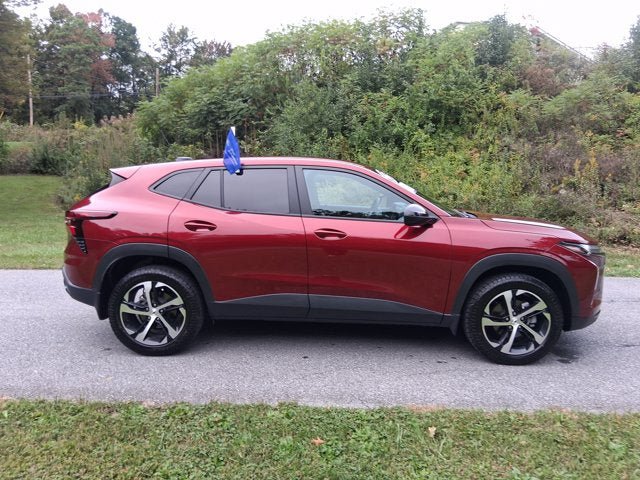 Used 2025 Chevrolet Trax RS w/ Driver Confidence Package FWD image 8