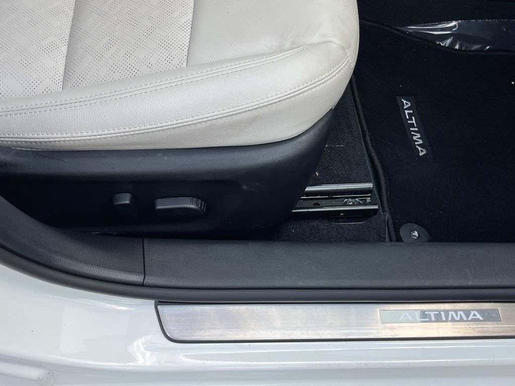 Used 2023 Nissan Altima 2.5 SL AWD/4WD image 29