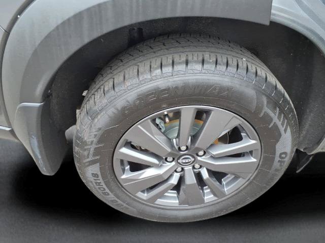 Used 2024 Nissan Pathfinder SV w/ Black Appearance Package AWD/4WD image 23
