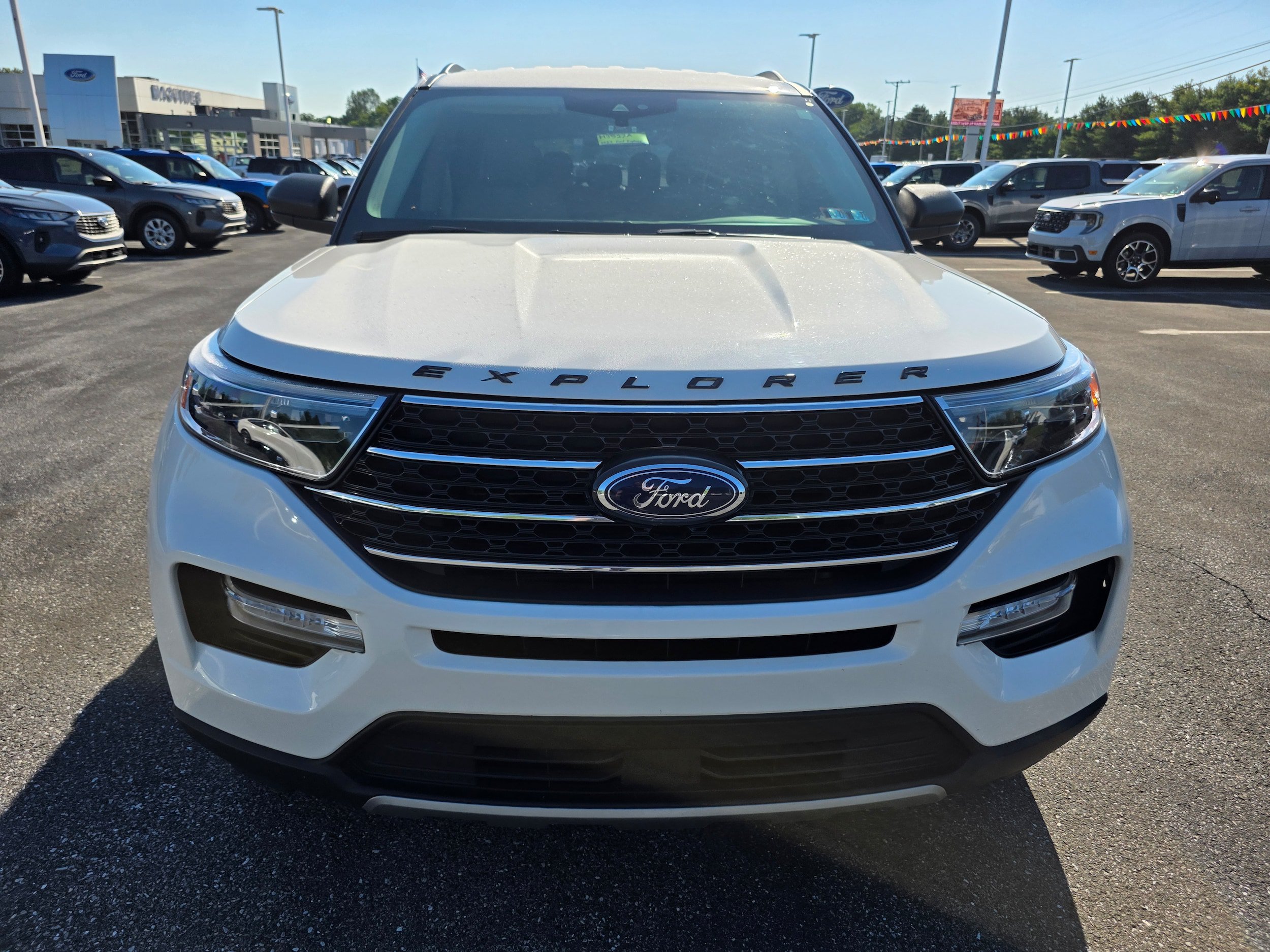 Certified 2022 Ford Explorer XLT w/ Equipment Group 202A AWD/4WD image 8