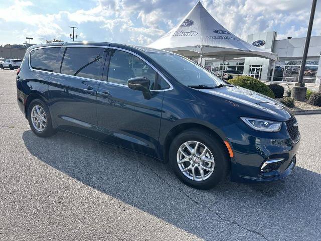 Used 2025 Chrysler Pacifica Select FWD image 26
