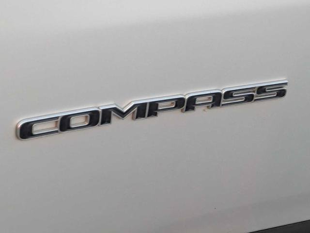 Used 2024 Jeep Compass Latitude AWD/4WD image 11
