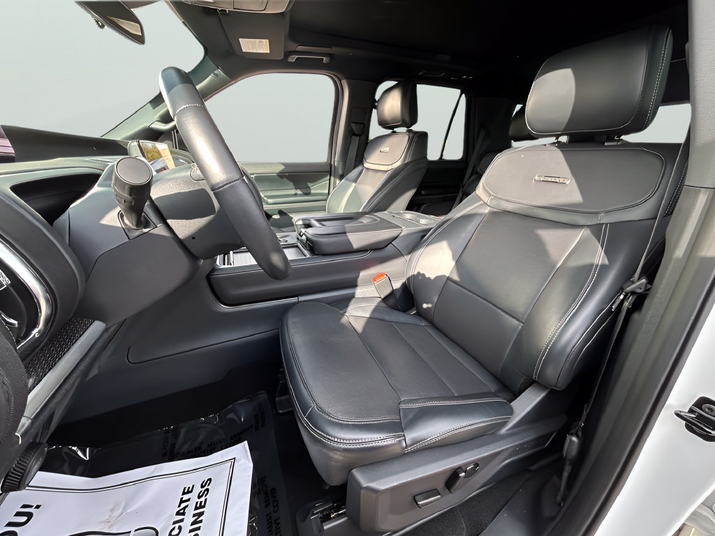 Certified 2025 Ford Expedition Platinum w/ Stealth Performance Package AWD/4WD image 16