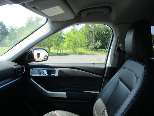 Certified 2024 Ford Explorer XLT w/ Equipment Group 202A AWD/4WD image 34