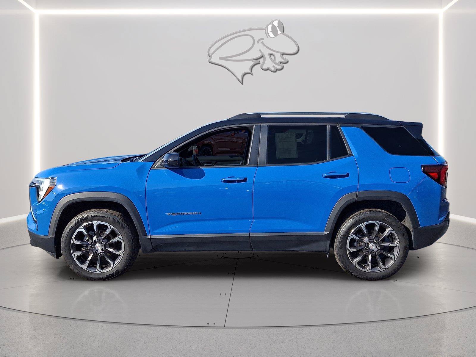 Used 2025 GMC Terrain Elevation w/ Elevation Premium Package AWD/4WD image 2