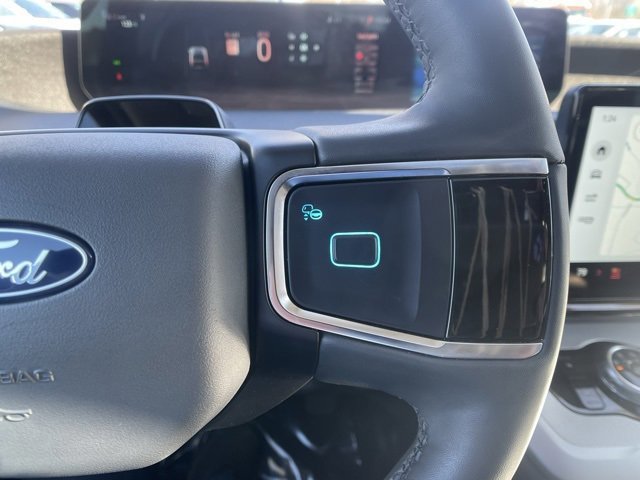 Certified 2025 Ford Expedition Active image 19