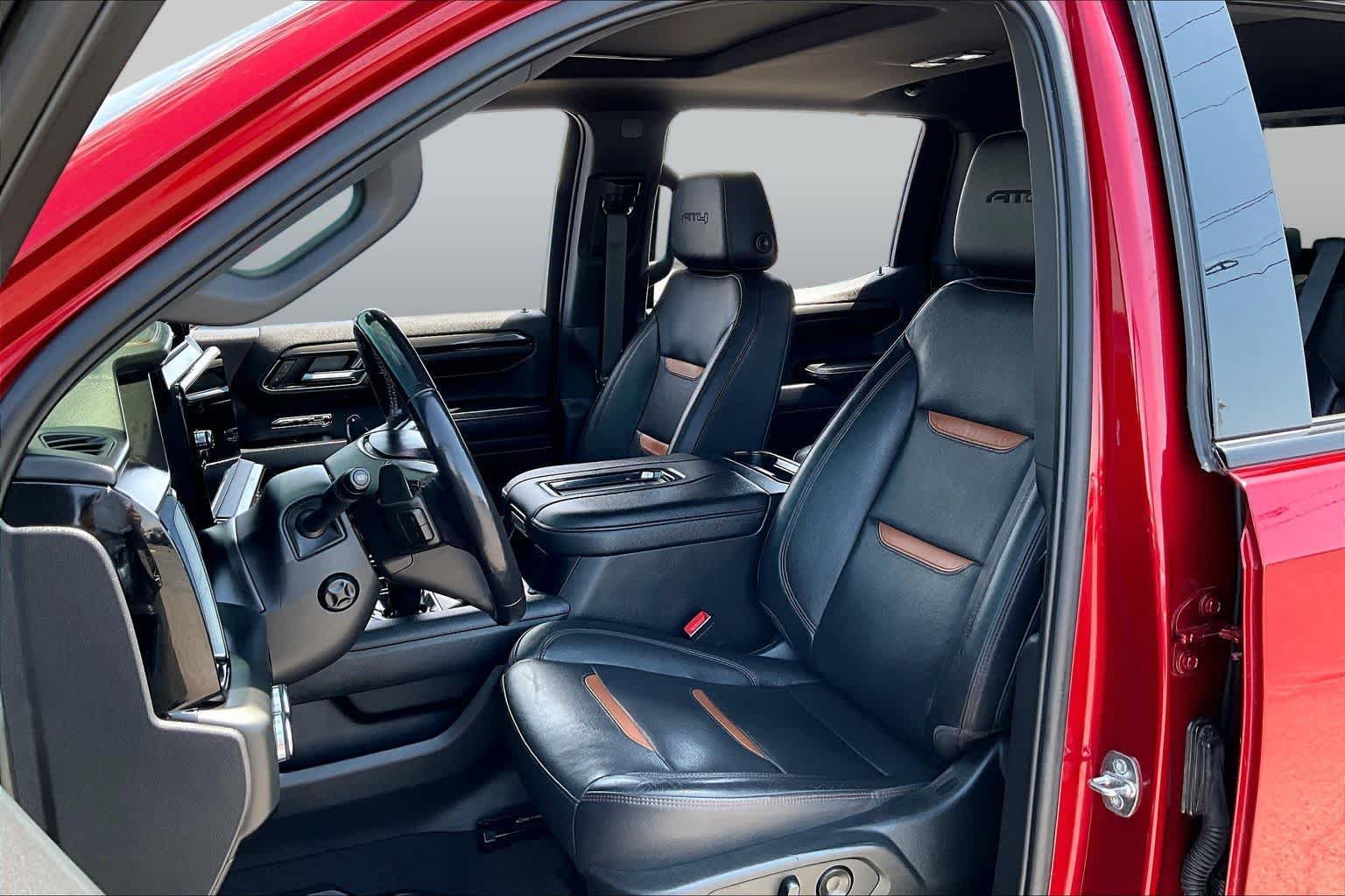 Used 2022 GMC Sierra 1500 AT4 w/ AT4 Premium Package AWD/4WD image 8