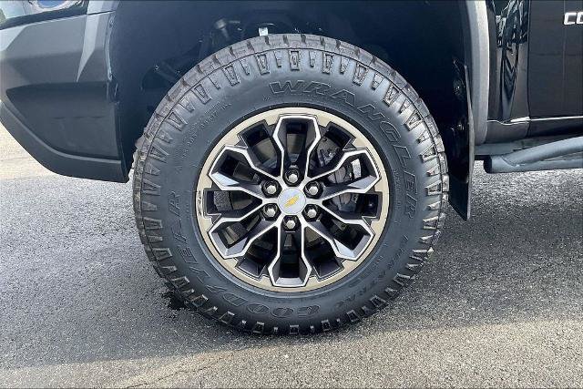 Used 2017 Chevrolet Colorado ZR2 w/ LPO, Premium Interior Package AWD/4WD image 9