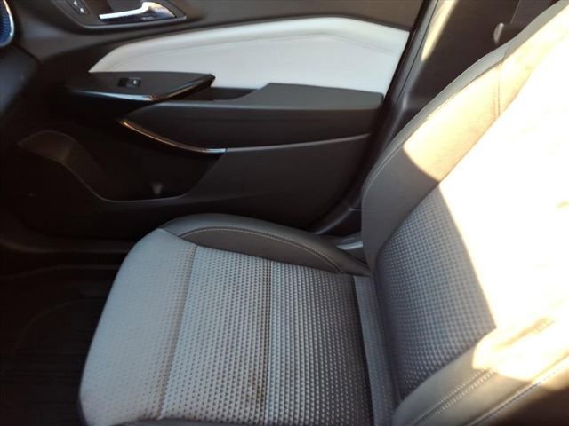 Used 2024 Chevrolet Trax LT w/ Driver Confidence Package image 31