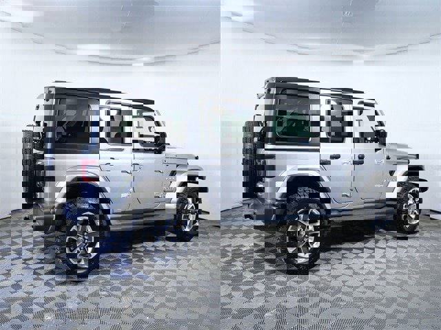 Used 2018 Jeep Wrangler Unlimited Sahara image 4