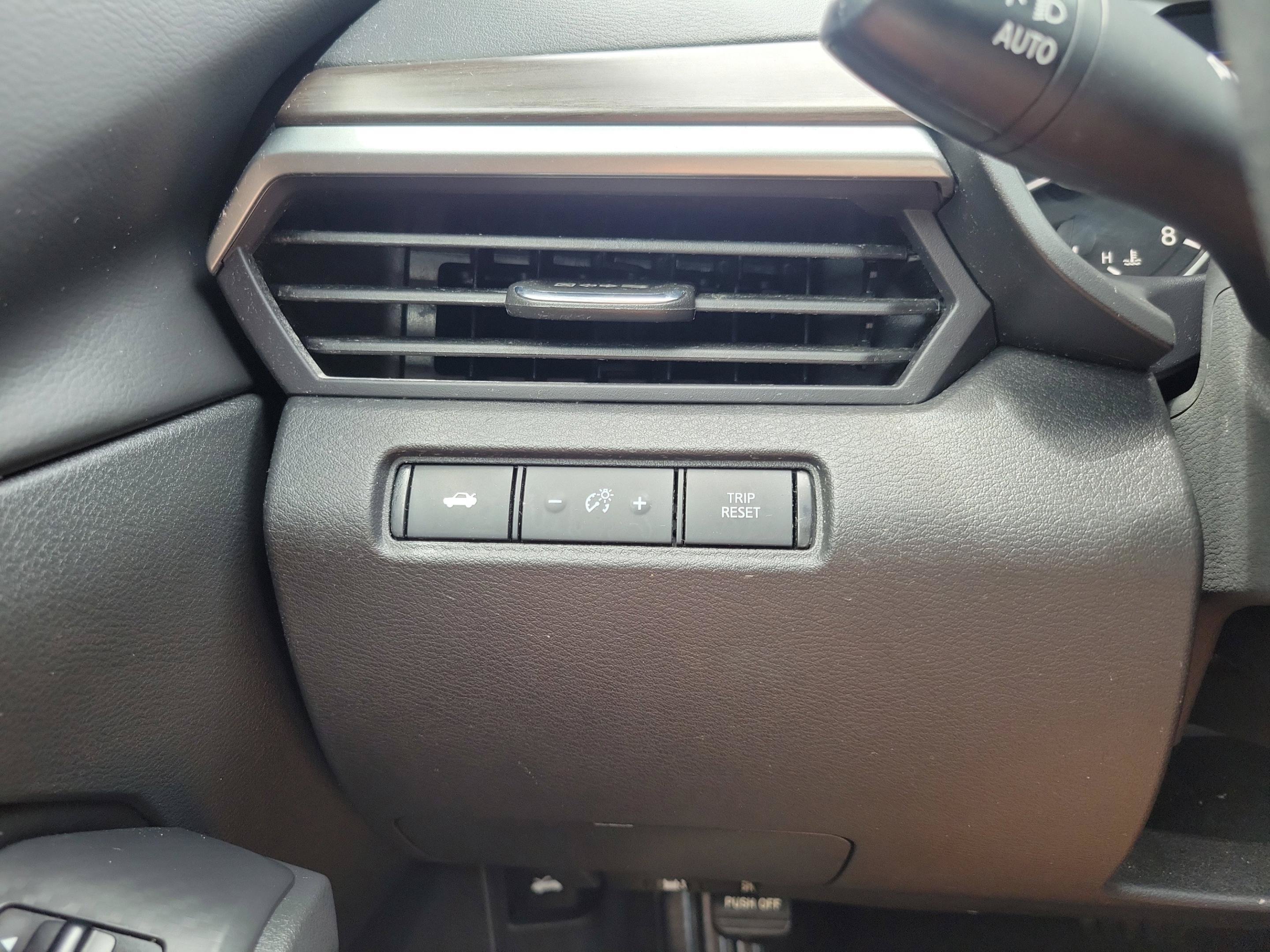 Used 2024 Nissan Altima 2.5 SV FWD image 19