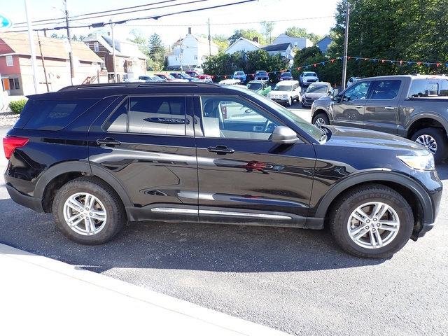 Certified 2022 Ford Explorer XLT w/ Equipment Group 202A image 2