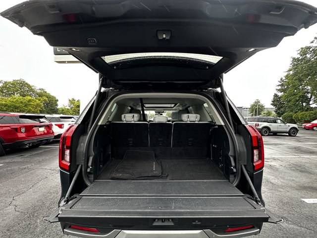 Certified 2025 Ford Expedition Platinum w/ Driver's Package AWD/4WD image 43