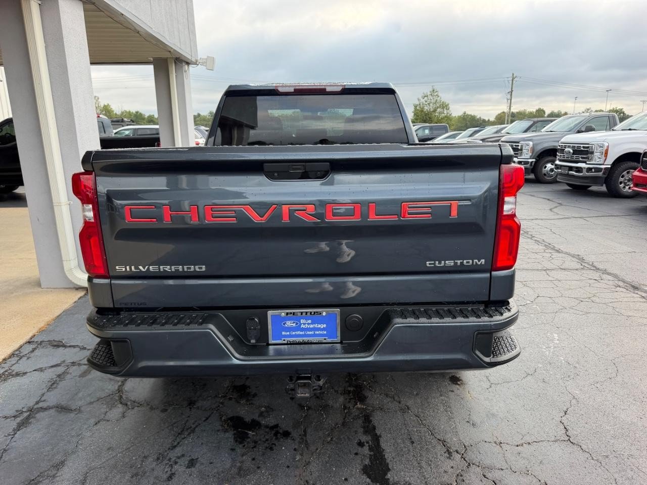 Used 2020 Chevrolet Silverado 1500 Custom w/ Custom Value Package AWD/4WD image 4