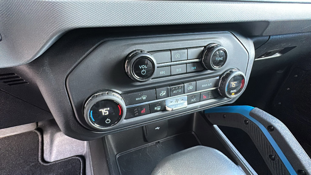 Certified 2023 Ford Bronco Black Diamond w/ Sasquatch Package image 14