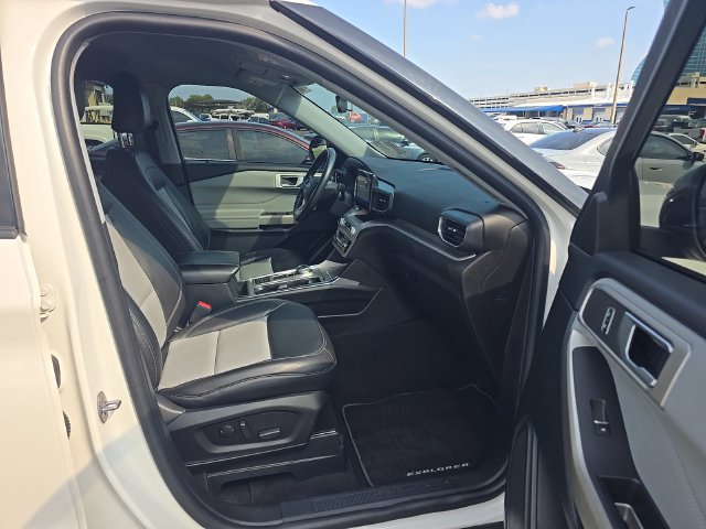 Certified 2023 Ford Explorer XLT w/ Equipment Group 202A RWD image 11