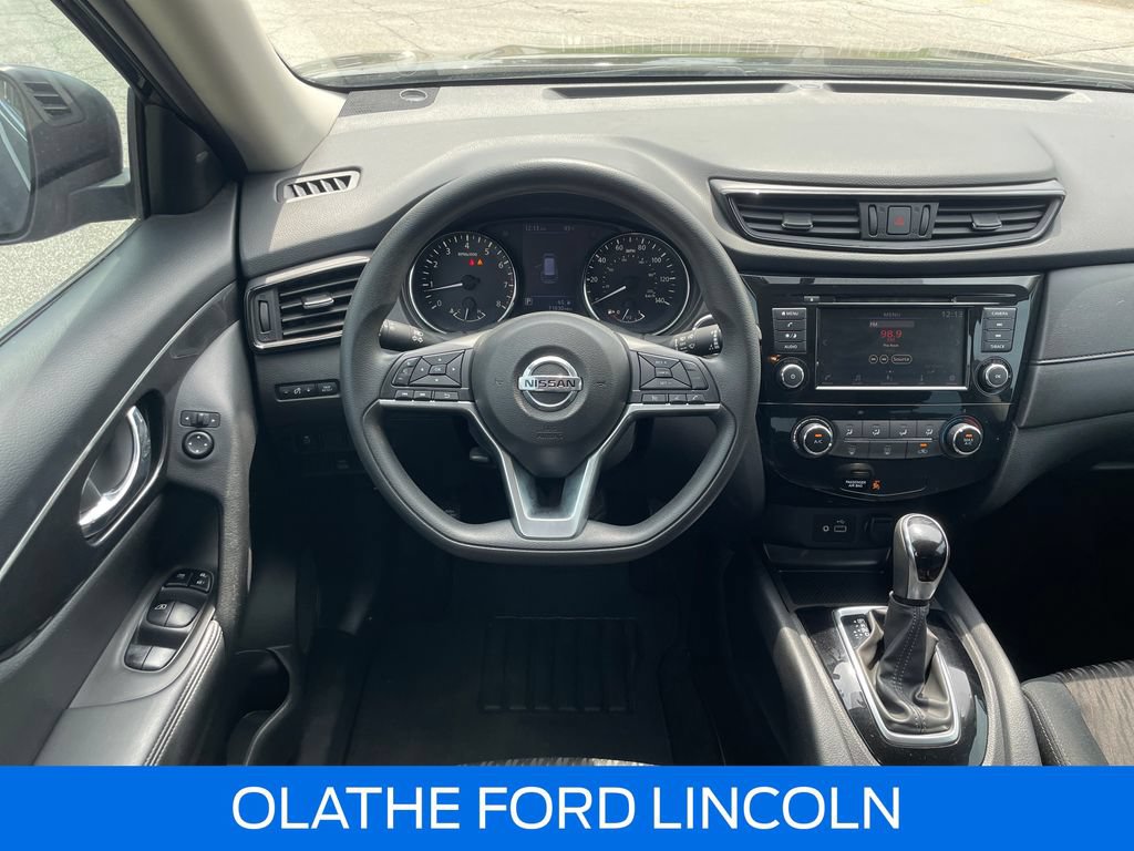 Used 2018 Nissan Rogue SV AWD/4WD image 16
