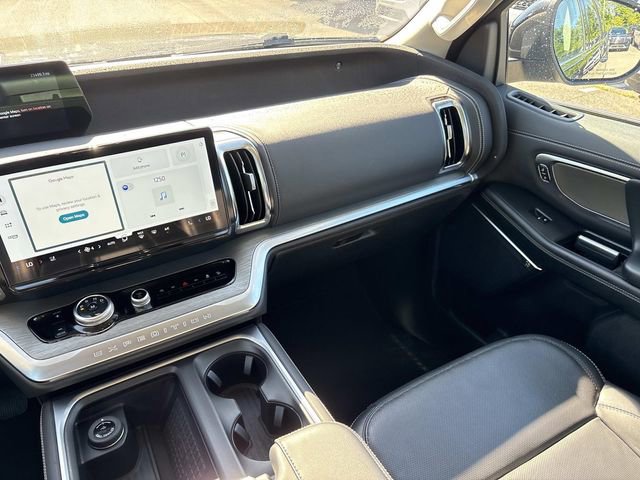 Certified 2025 Ford Expedition Platinum AWD/4WD image 15