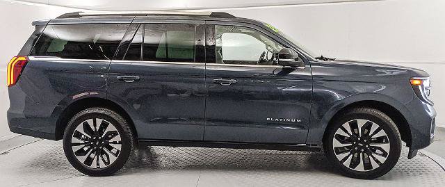 Certified 2025 Ford Expedition Platinum w/ Driver's Package AWD/4WD image 2