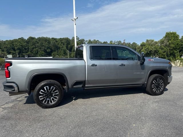 Used 2025 Chevrolet Silverado 2500 LTZ w/ LTZ Plus Package AWD/4WD image 4